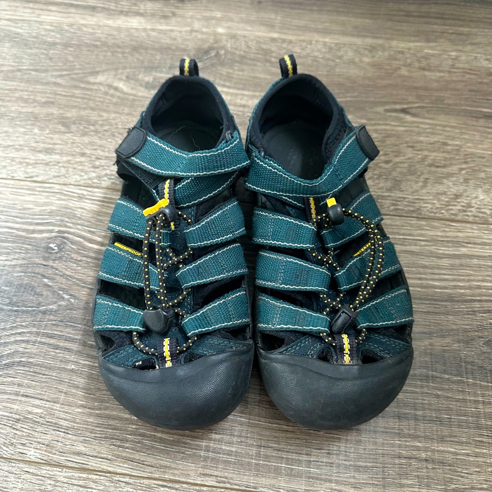 Keen Youth 3 dark teal and Black Sandals